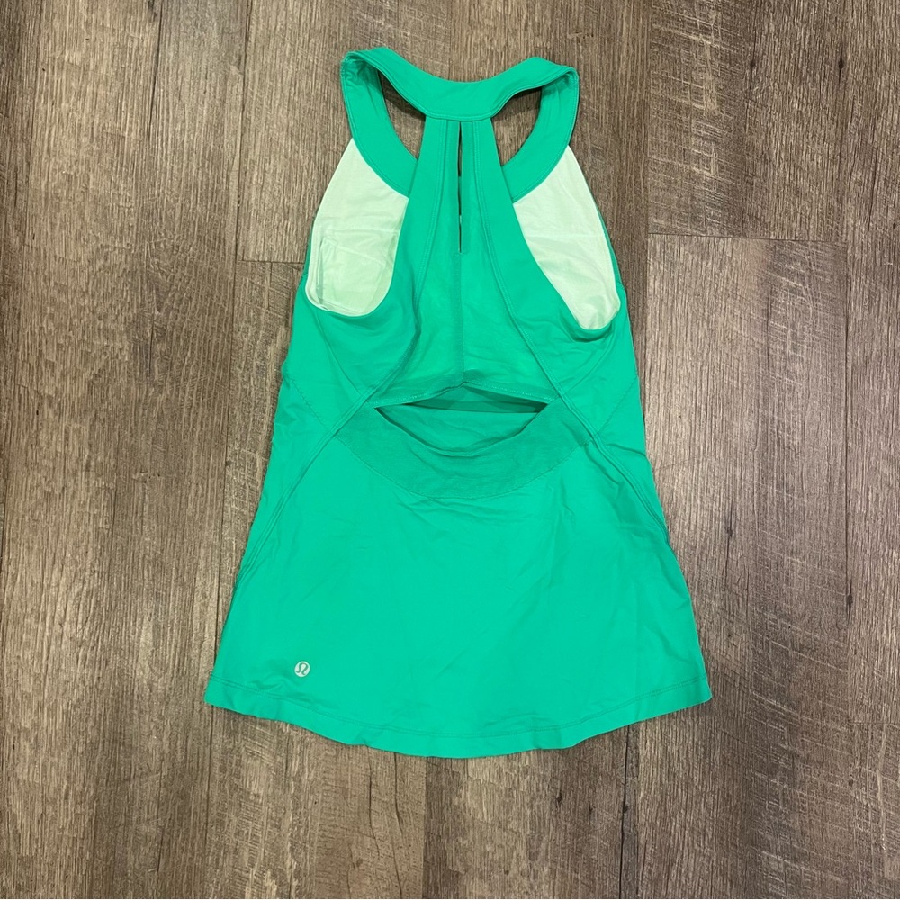 Lululemon run make it count tank in green